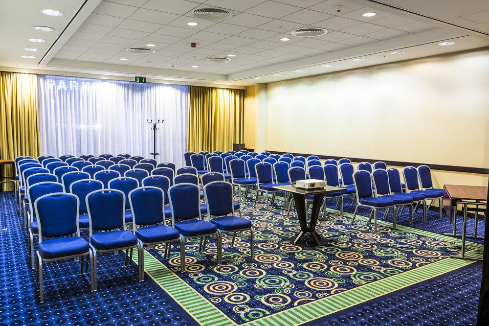 Courtyard By Marriott 4* Praha
