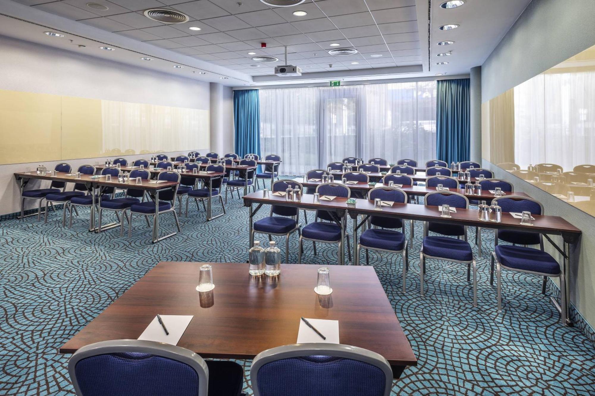 Courtyard By Marriott