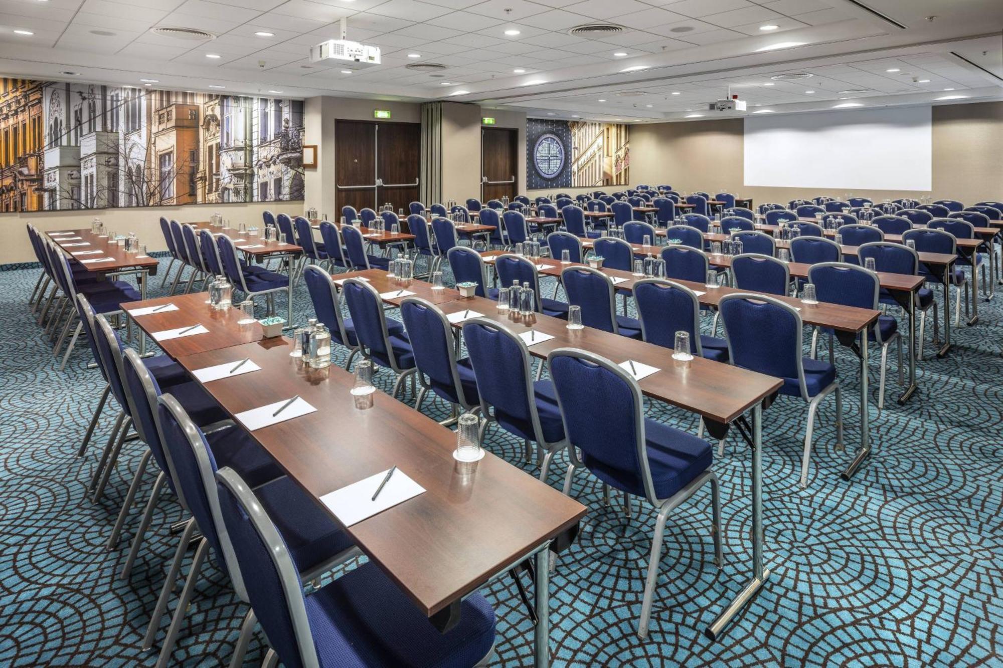 Courtyard By Marriott 4* Praha
