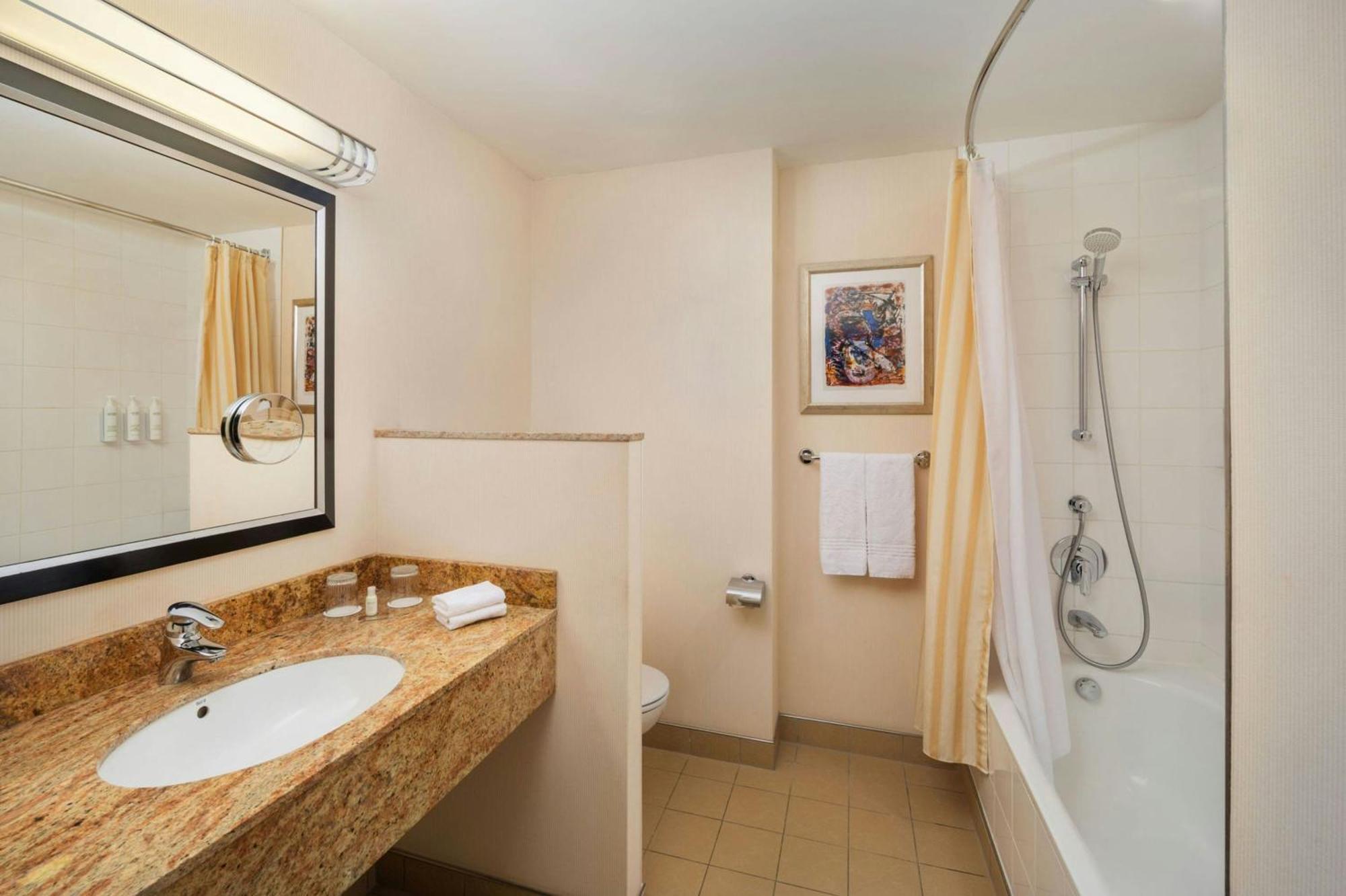 Courtyard By Marriott Hotel Praha